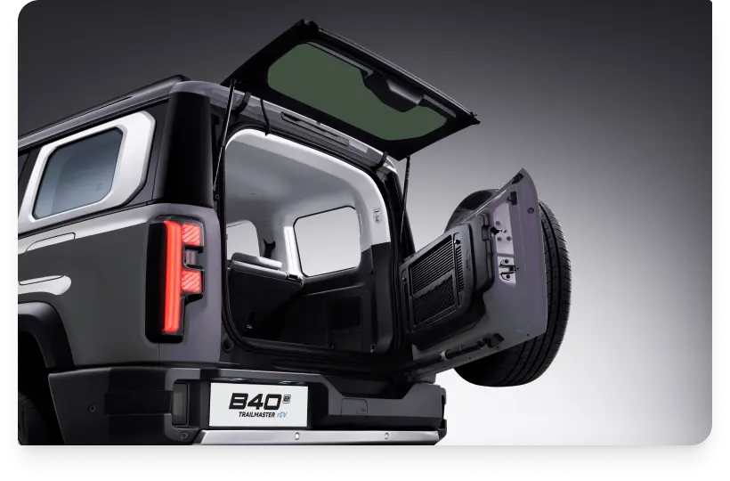 B40e Trailmaster rEV Exterior